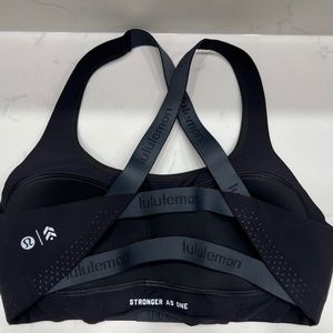 Lululemon sports bra L
